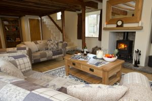 _gorgeous low burn cottage 4.jpg
